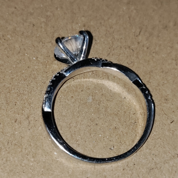 Woman's cubic Zirconia sterling silver stamped 925 - Picture 5 of 10